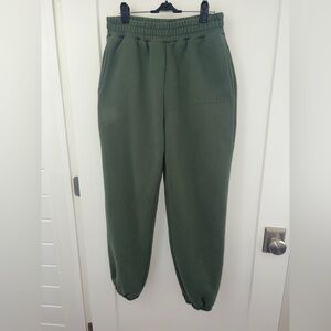 Comfrt  standard jogger sweatpant sz M Forest green EUC LN